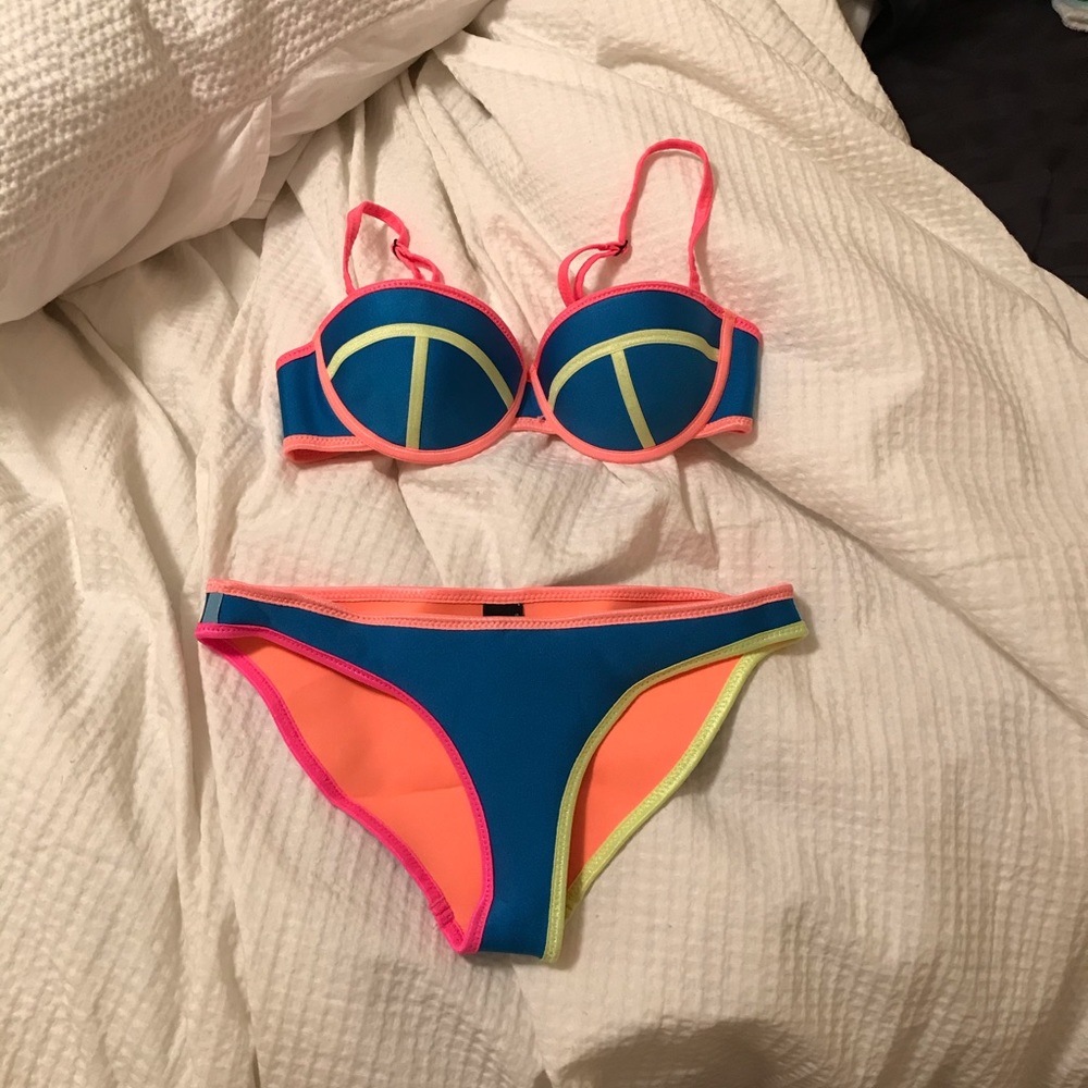Triangl swimsuit size small neon bikini